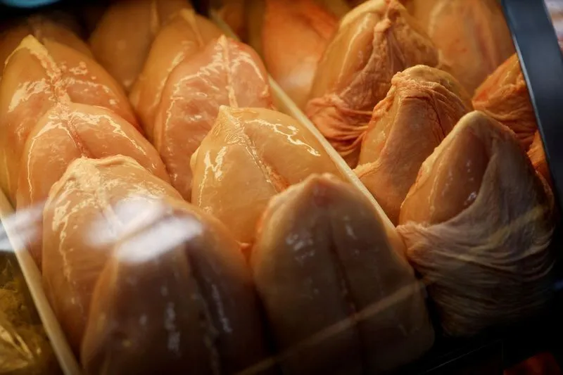 Embargo da UE ameaça US$ 392 milhões em exportações de carnes do Paraná